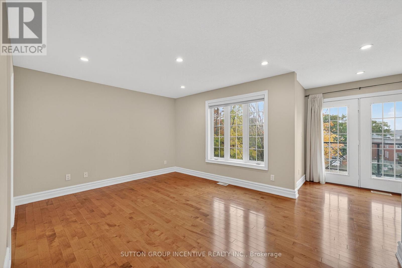 23 WHITE OAKS ROAD - 27