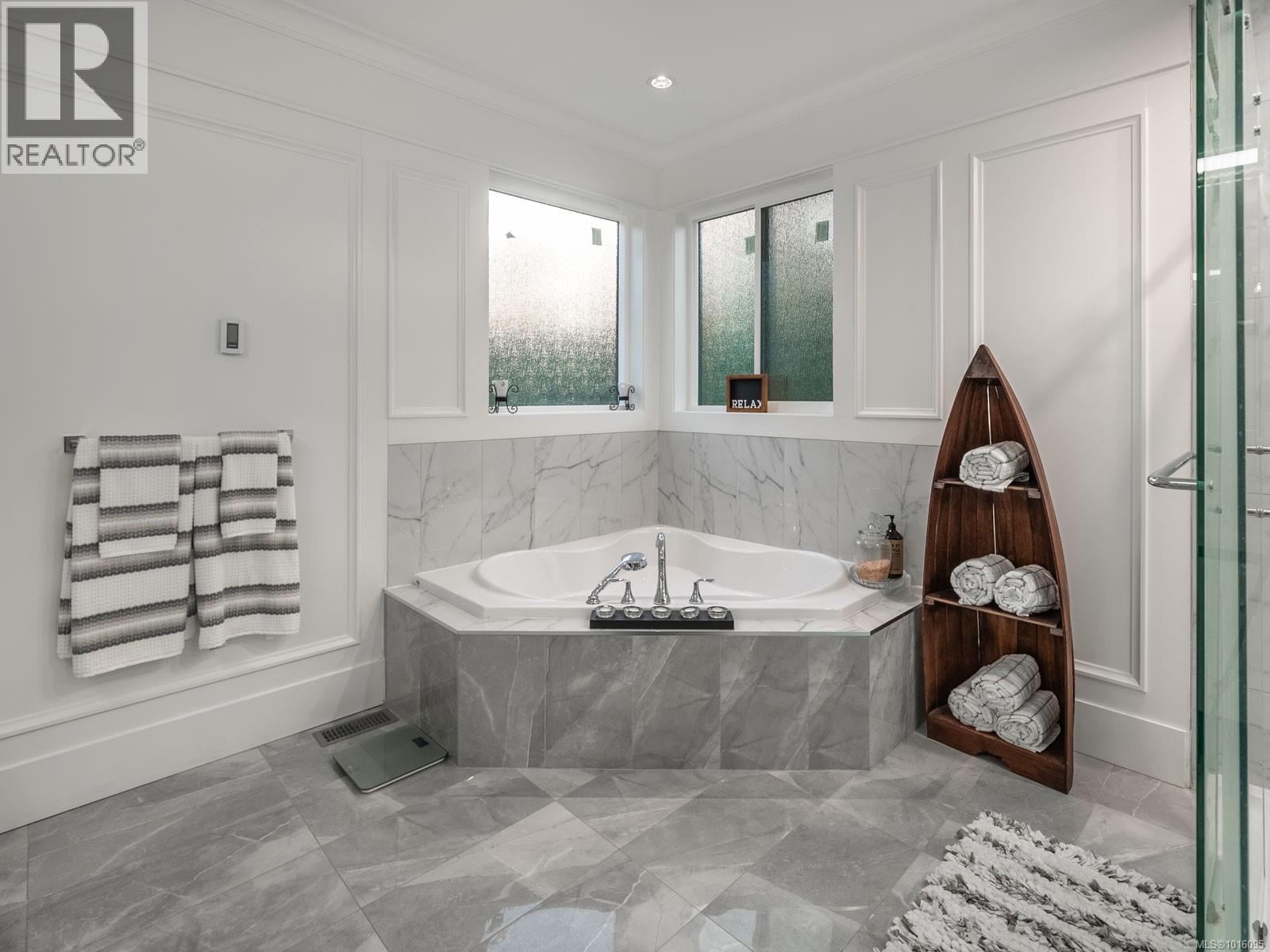 6118 Cottam Rd, Port Alberni