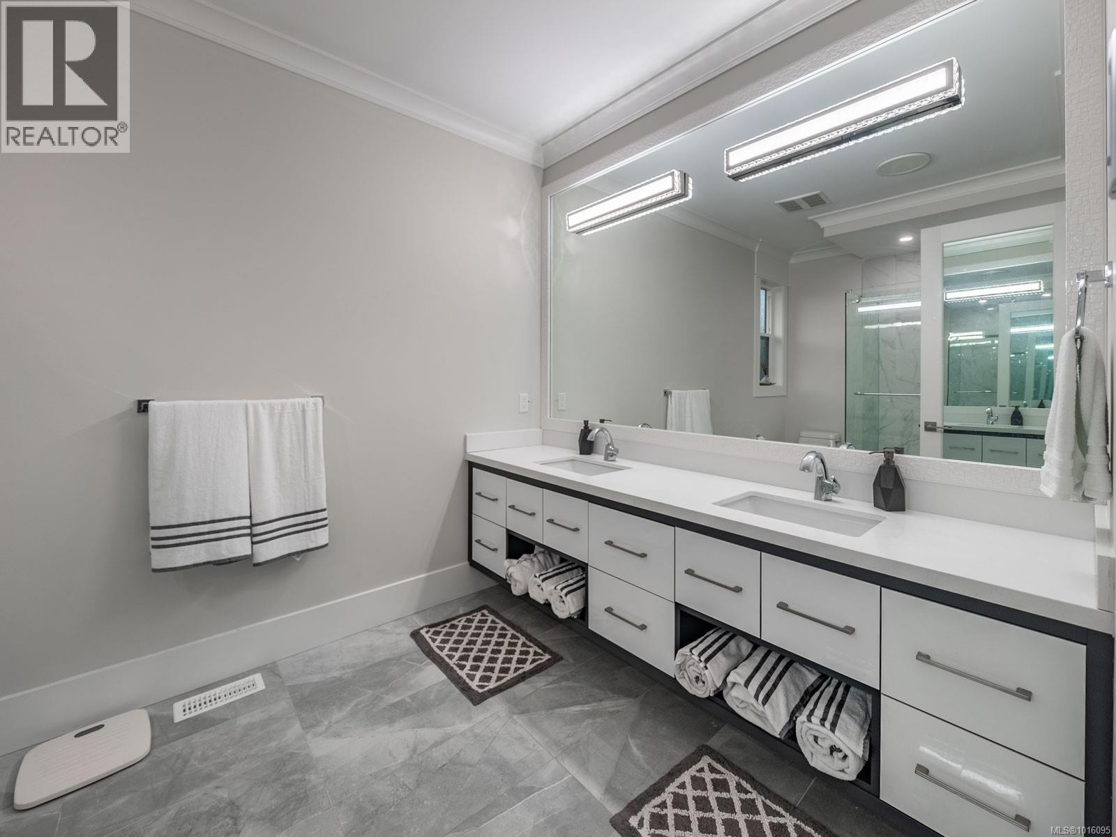 6118 Cottam Rd, Port Alberni