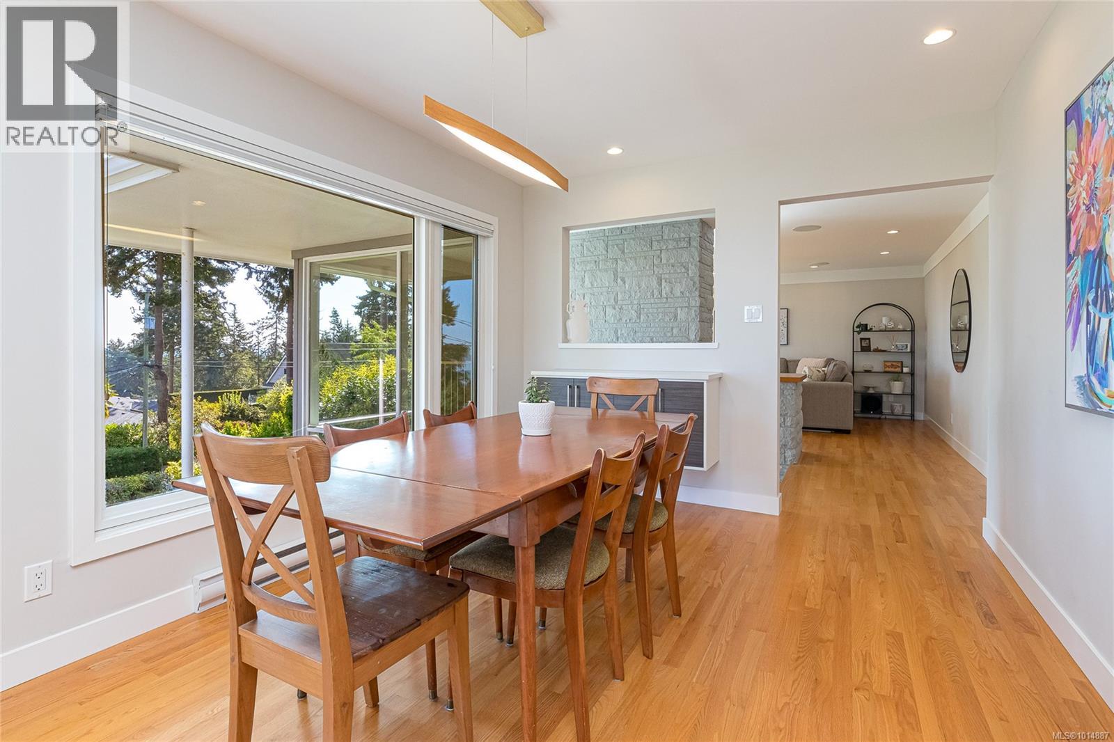 8650 Emard Terr, North Saanich