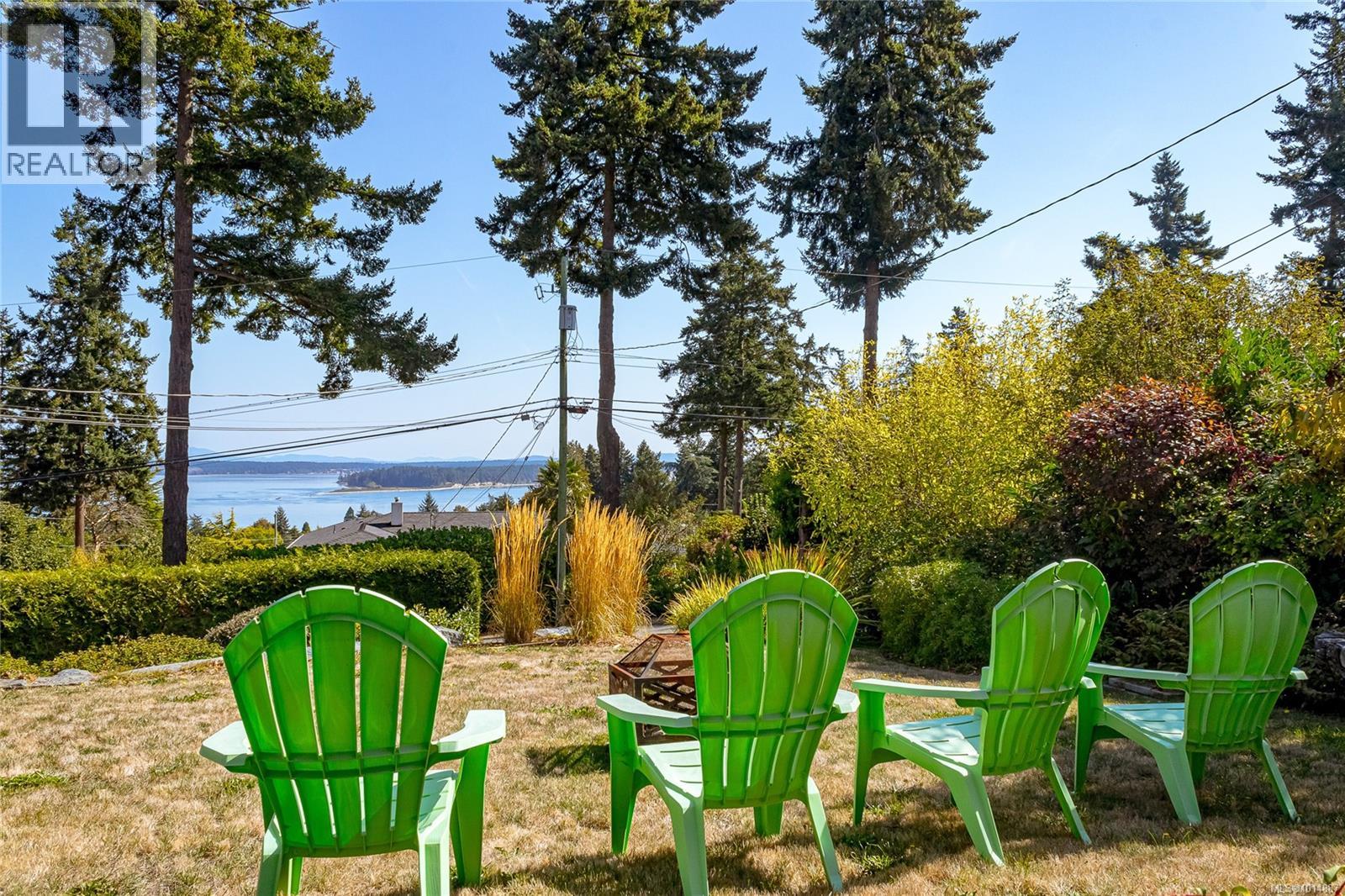 8650 Emard Terr, North Saanich