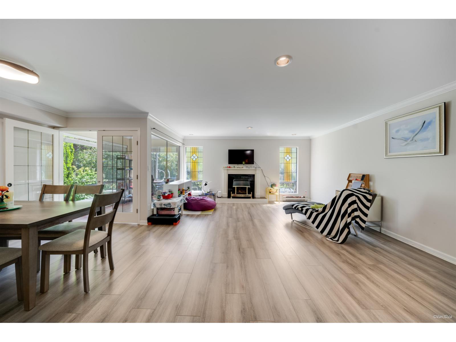 3 1552 EVERALL STREET, White Rock