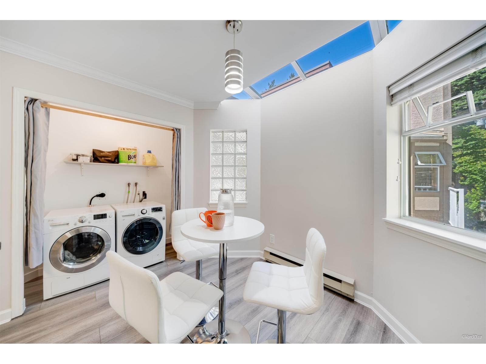 3 1552 EVERALL STREET, White Rock