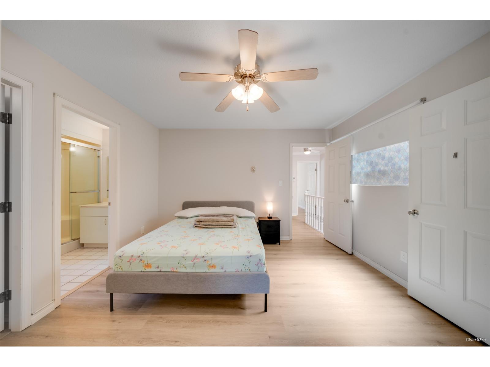 3 1552 EVERALL STREET, White Rock