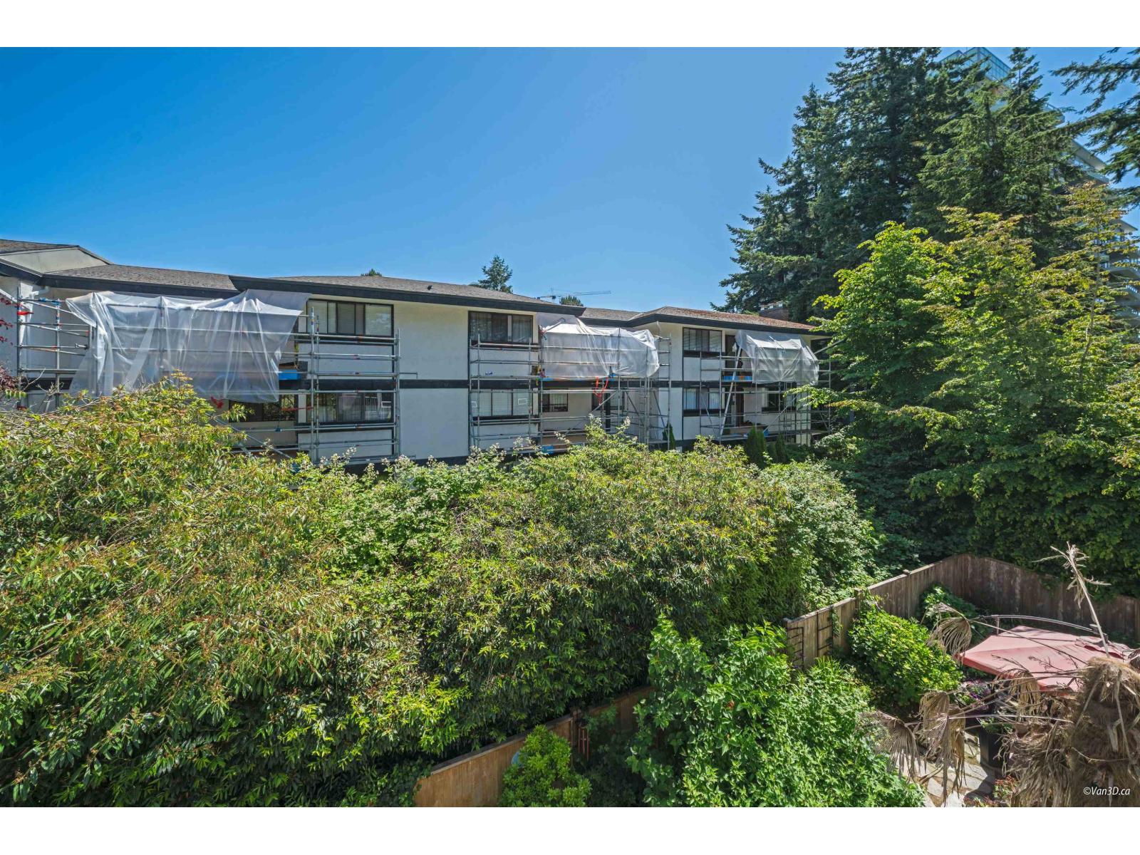 3 1552 EVERALL STREET, White Rock