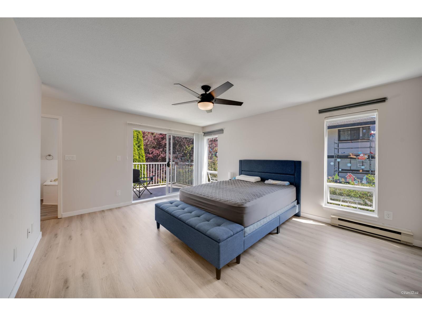 3 1552 EVERALL STREET, White Rock