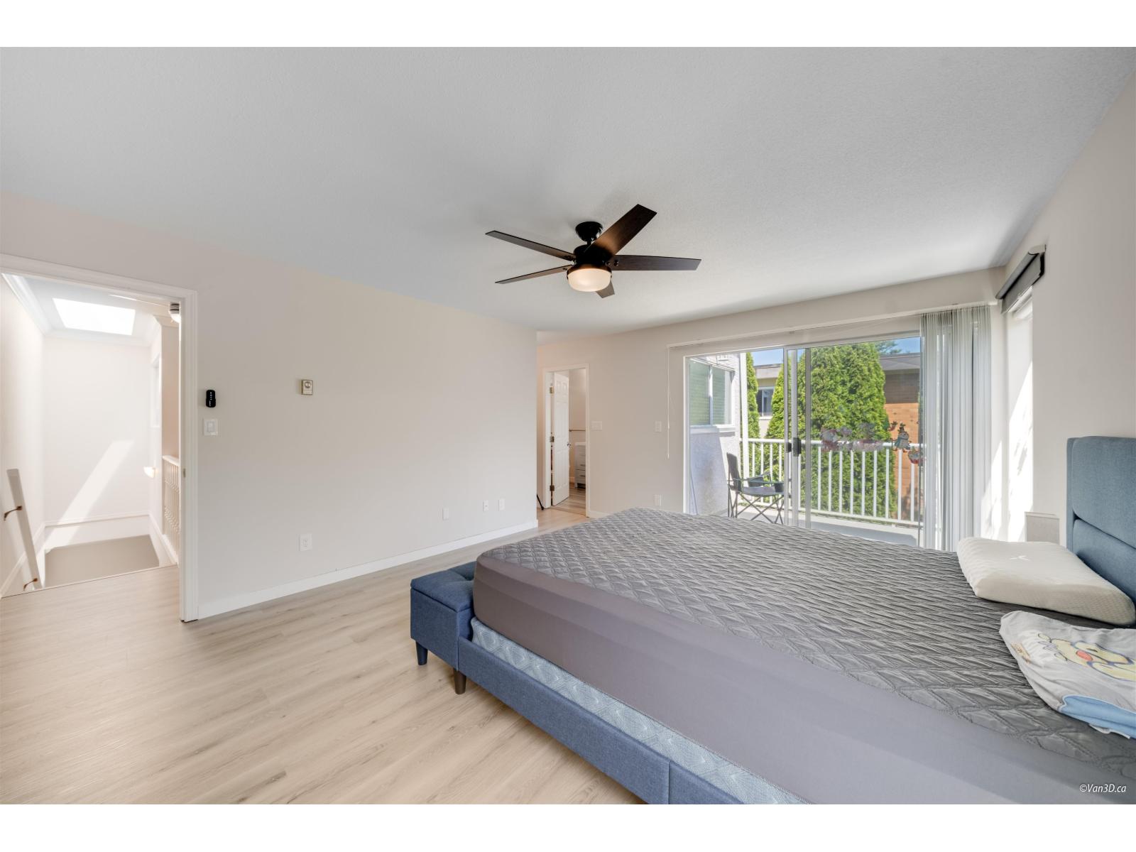 3 1552 EVERALL STREET, White Rock