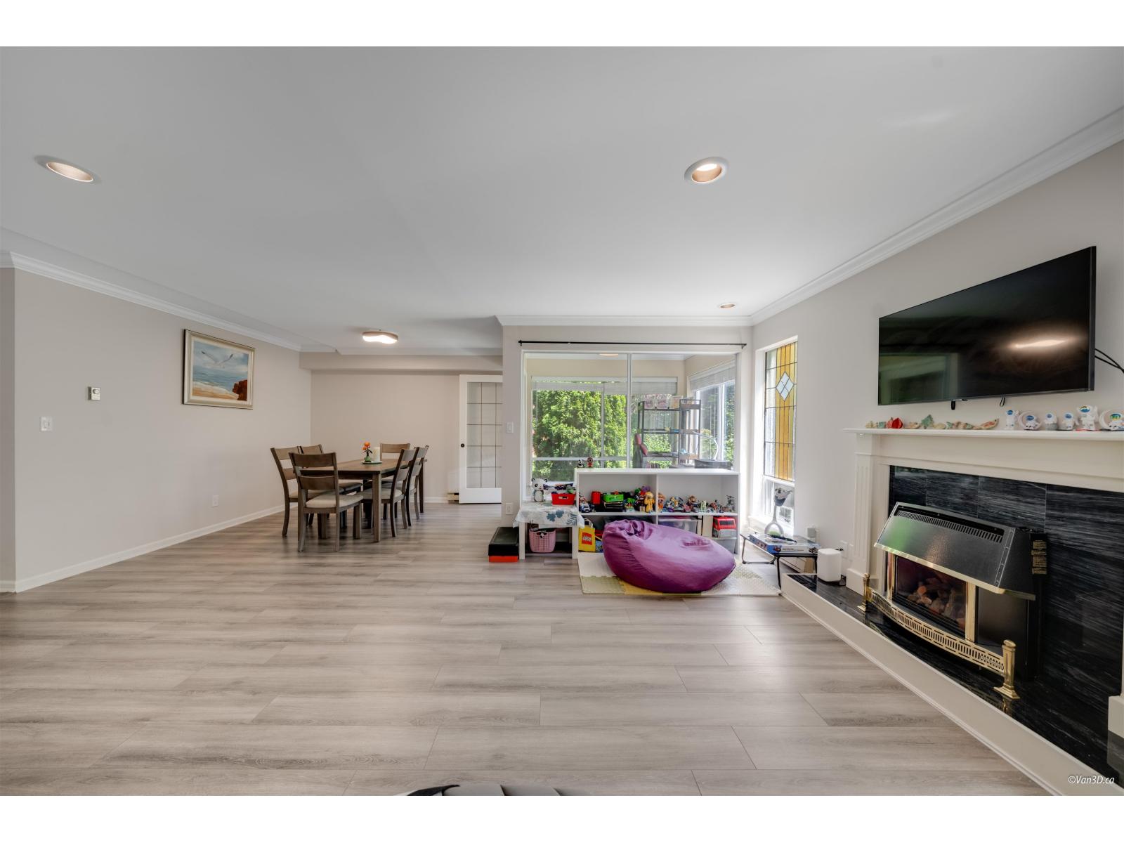 3 1552 EVERALL STREET, White Rock