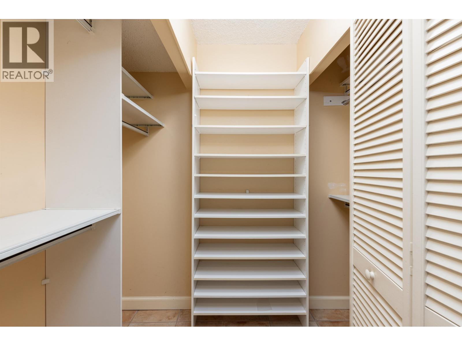 1009 1450 PENNYFARTHING DRIVE, Vancouver