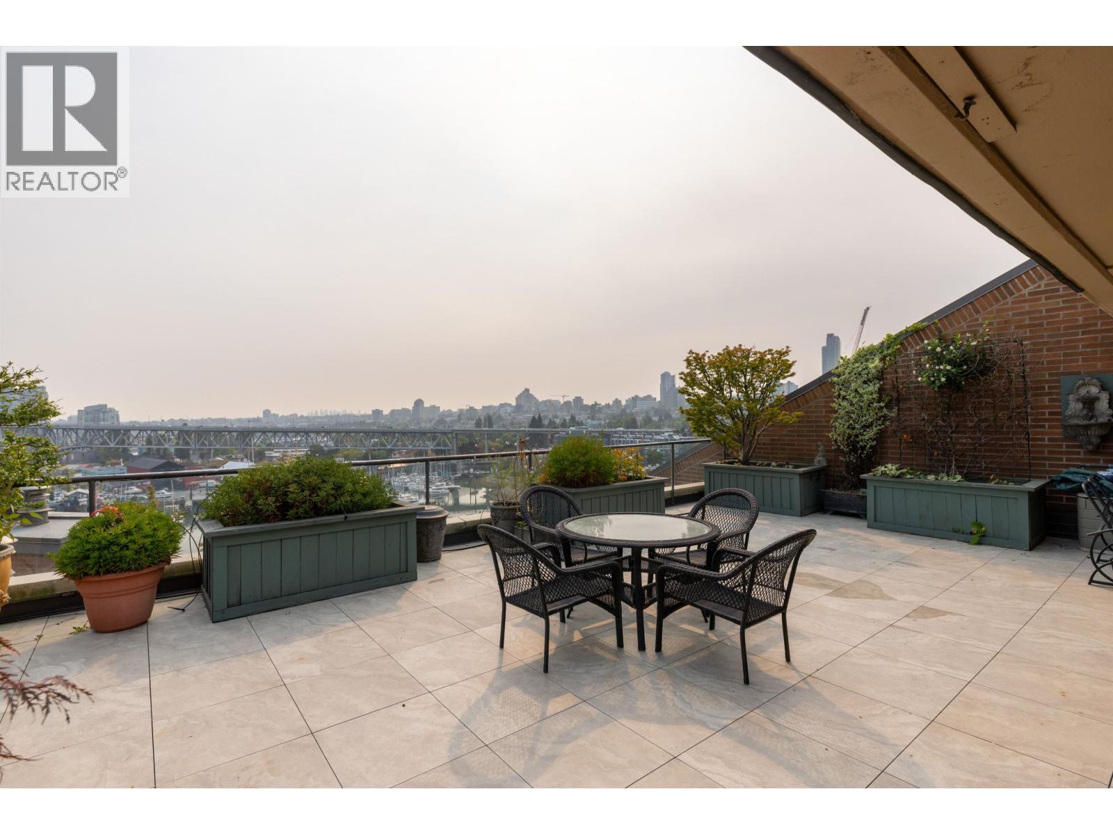 1009 1450 PENNYFARTHING DRIVE, Vancouver