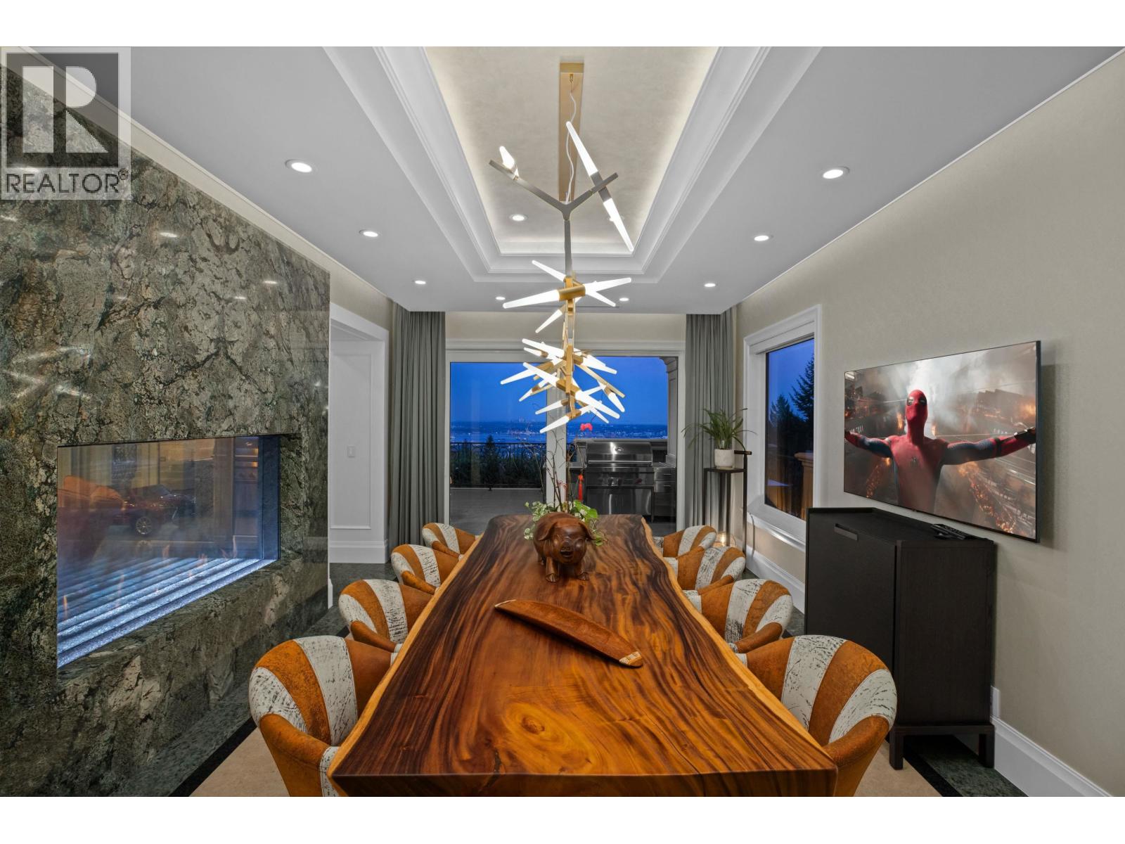 1436 SANDHURST PLACE, West Vancouver