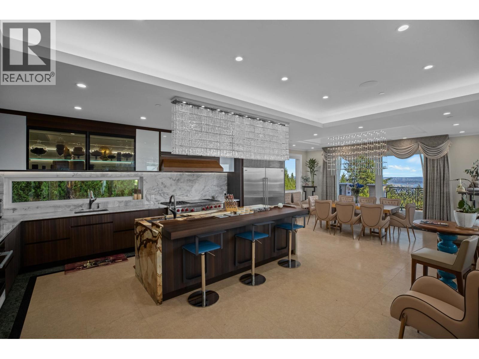 1436 SANDHURST PLACE, West Vancouver