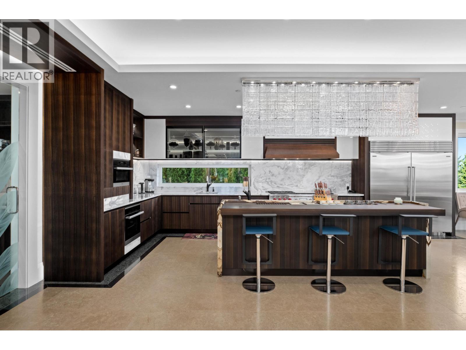 1436 SANDHURST PLACE, West Vancouver