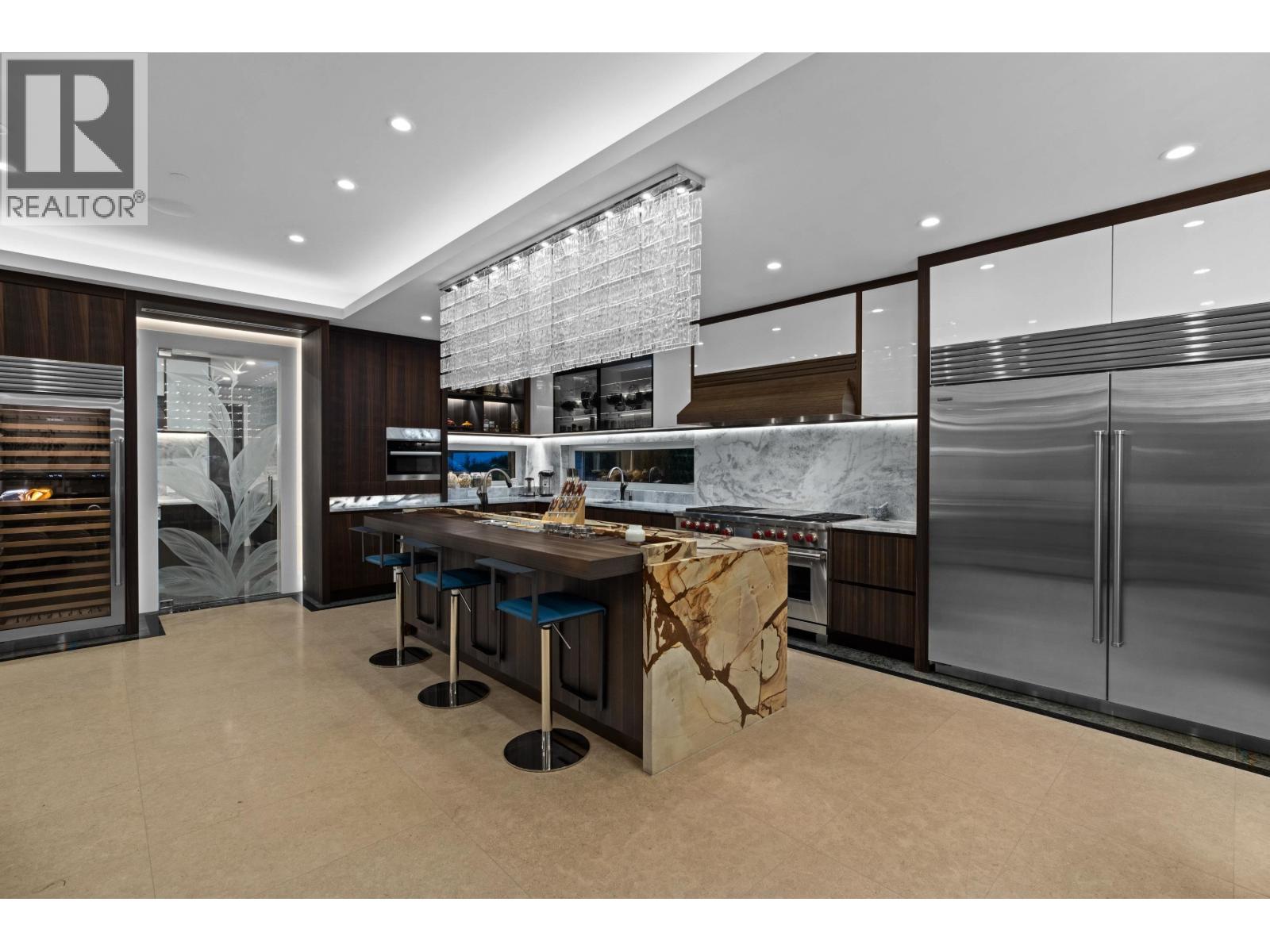 1436 SANDHURST PLACE, West Vancouver