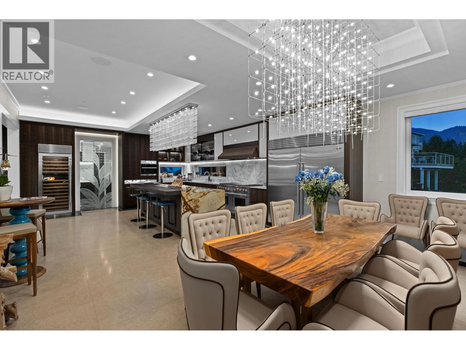 1436 SANDHURST PLACE, West Vancouver