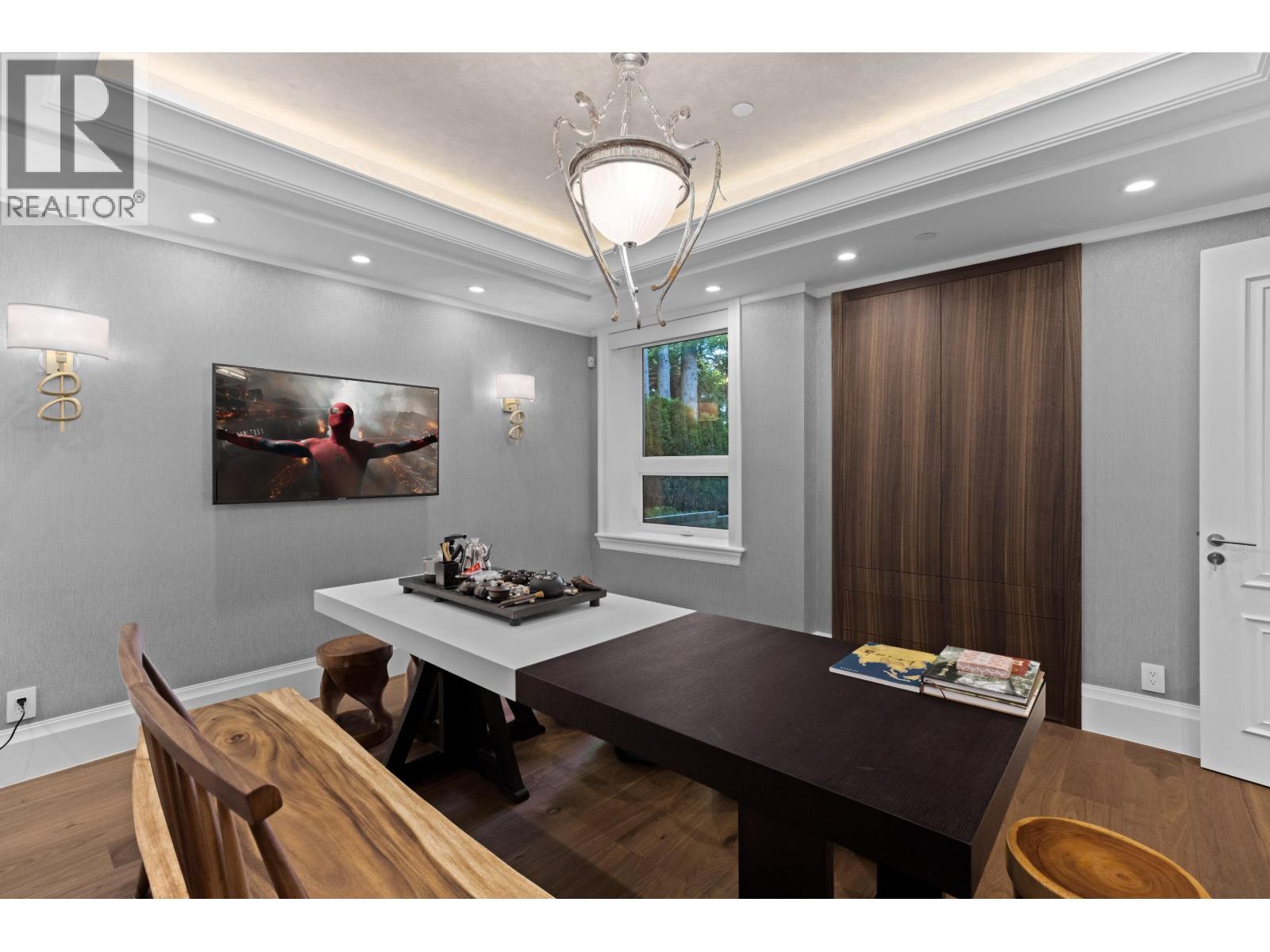 1436 SANDHURST PLACE, West Vancouver