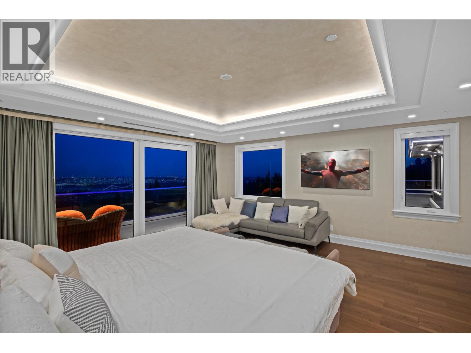 1436 SANDHURST PLACE, West Vancouver