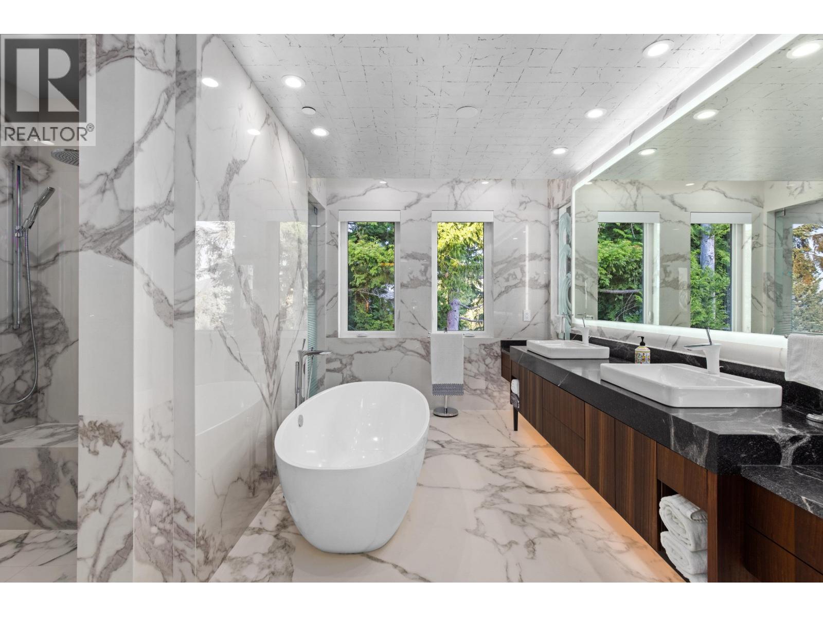 1436 SANDHURST PLACE, West Vancouver