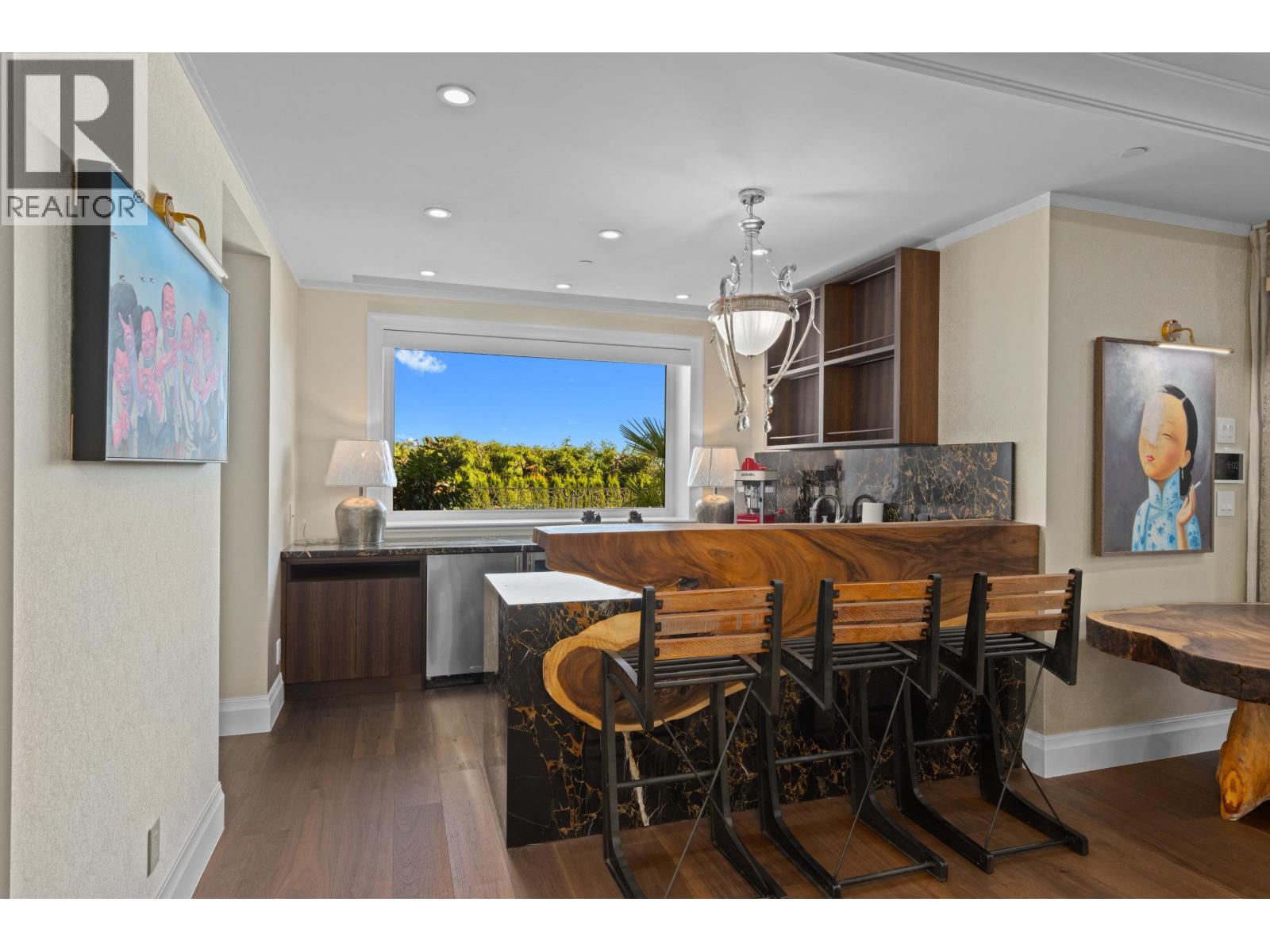 1436 SANDHURST PLACE, West Vancouver