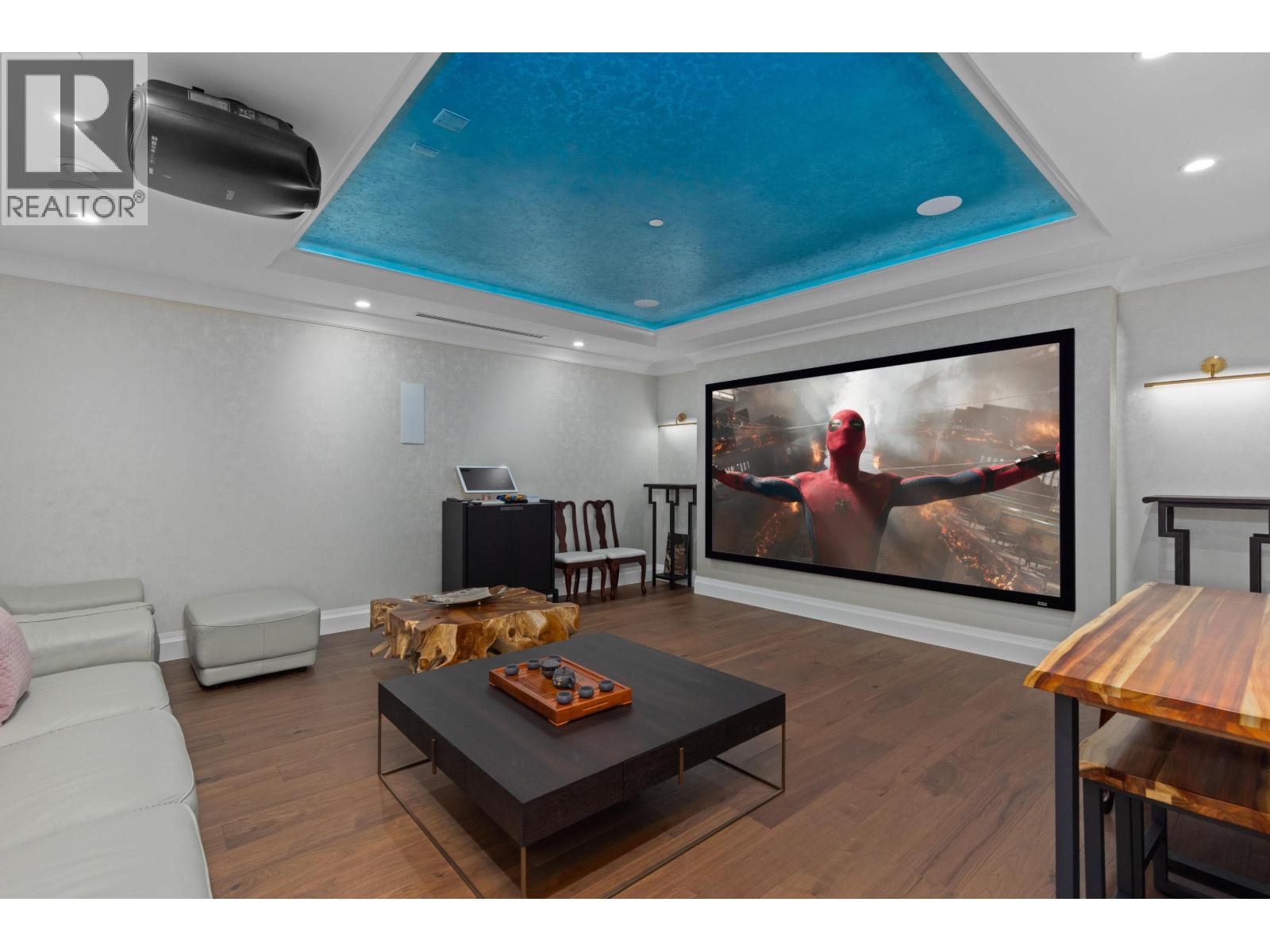 1436 SANDHURST PLACE, West Vancouver