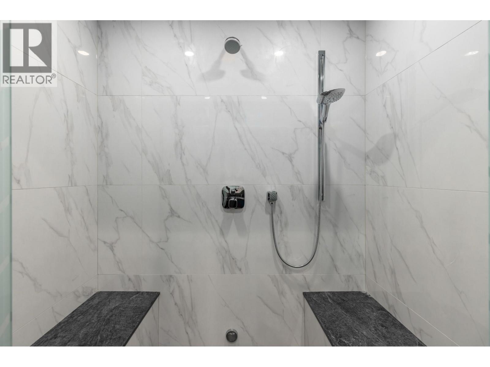 1436 SANDHURST PLACE, West Vancouver