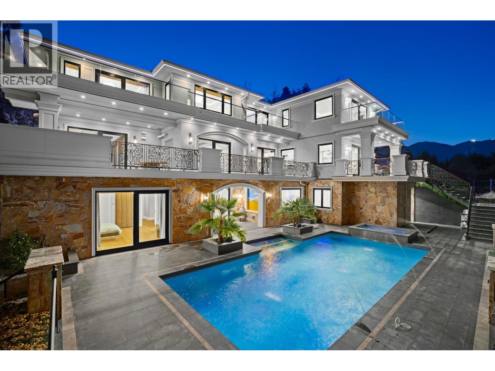 1436 SANDHURST PLACE, West Vancouver