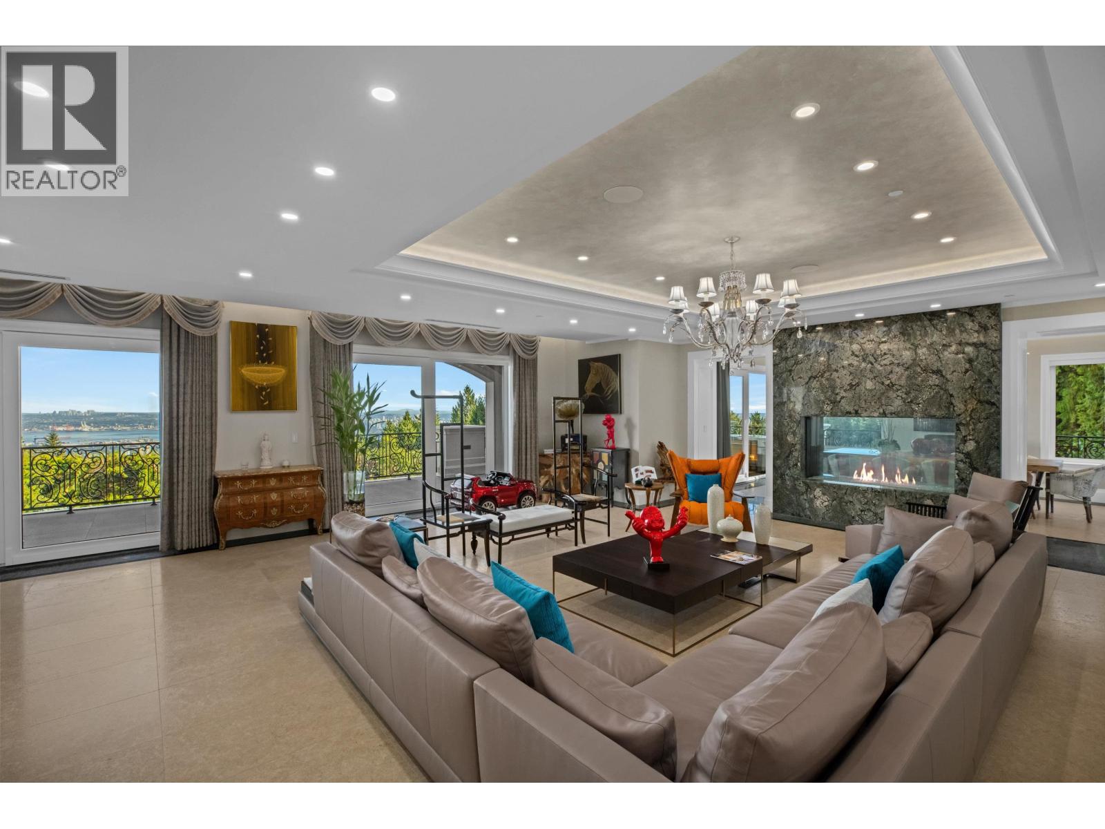 1436 SANDHURST PLACE, West Vancouver