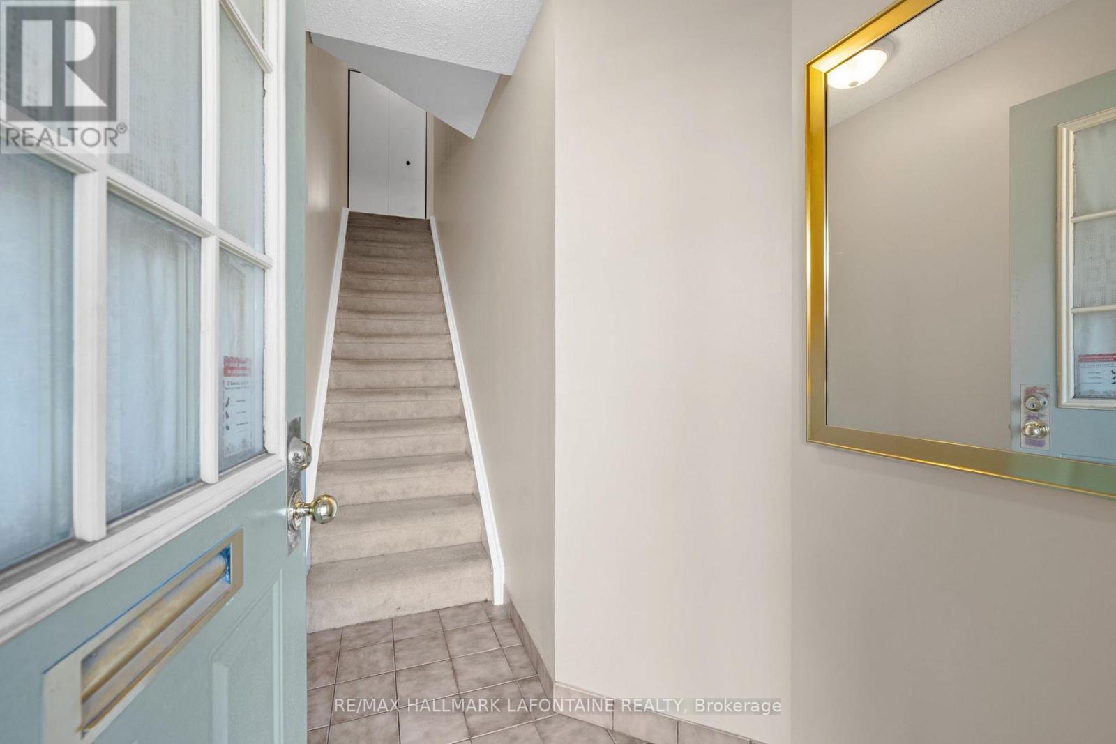 this is an Upper Unit!