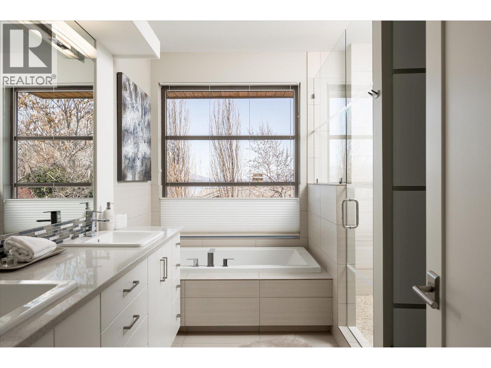  5560 Lakeshore Road, Kelowna