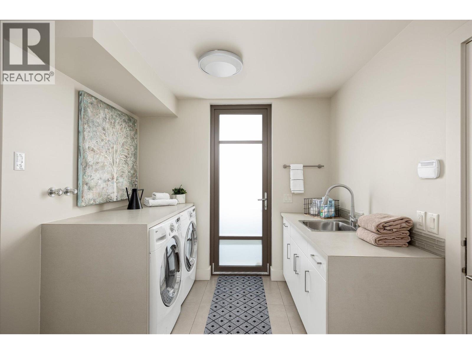  5560 Lakeshore Road, Kelowna