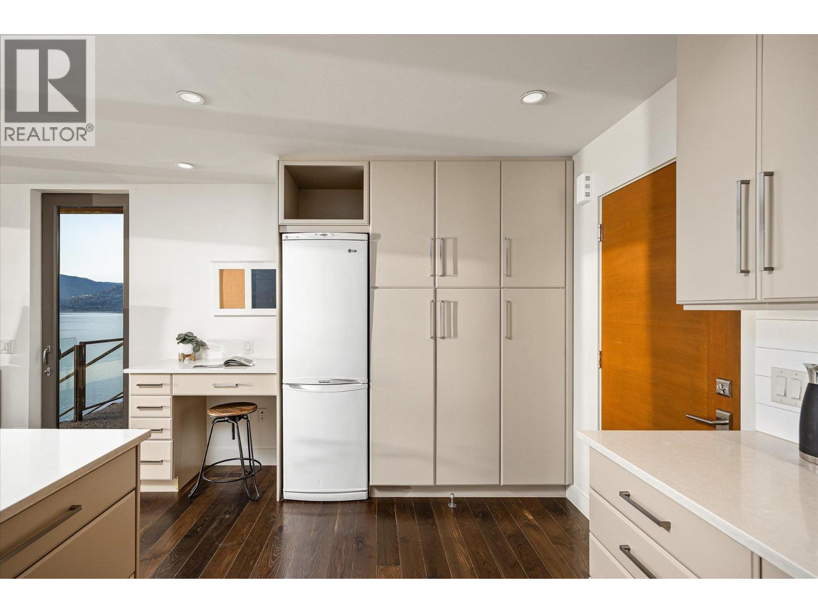 5560 Lakeshore Road, Kelowna