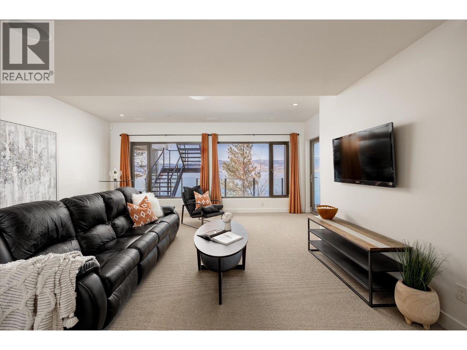  5560 Lakeshore Road, Kelowna