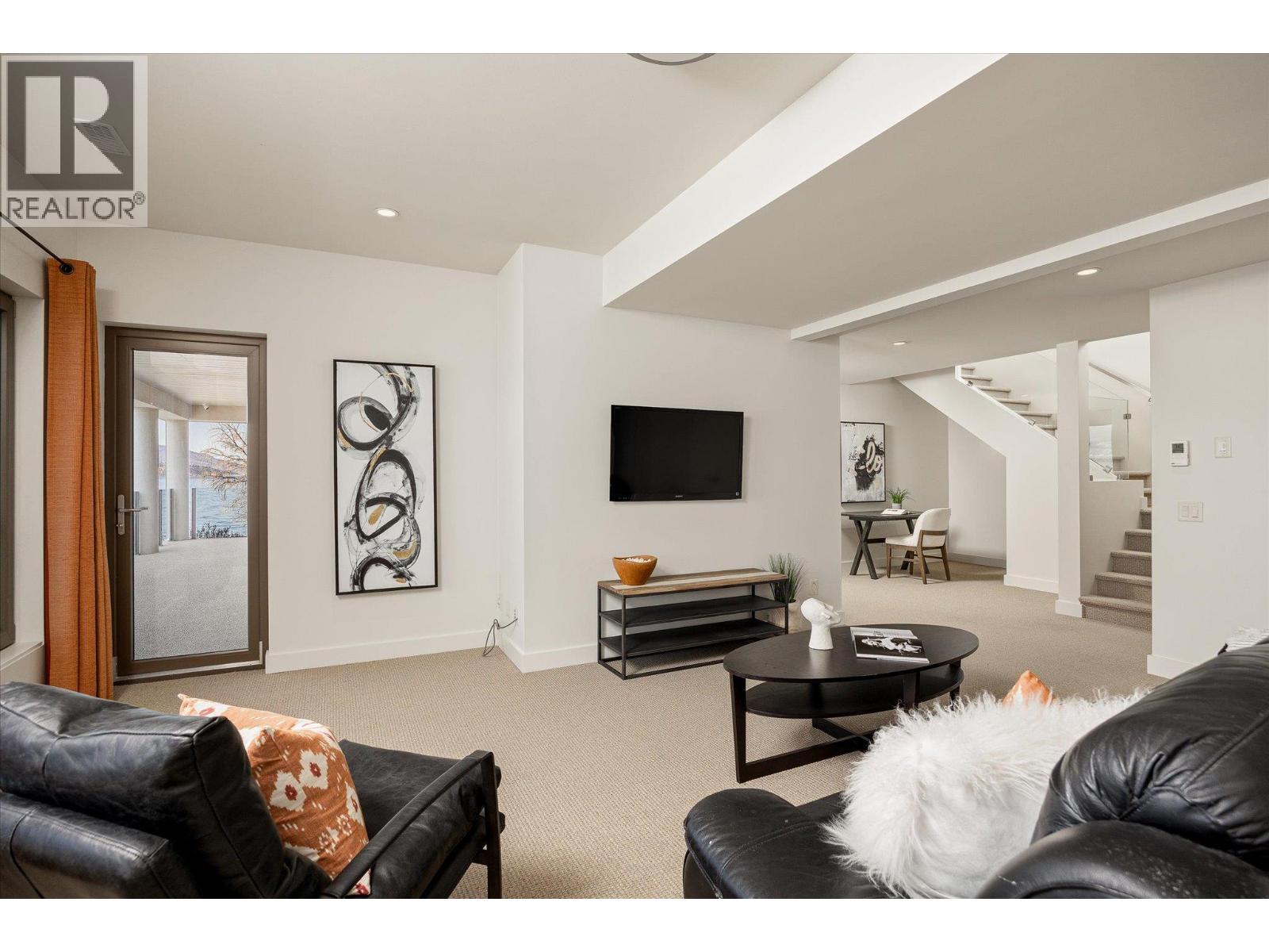  5560 Lakeshore Road, Kelowna