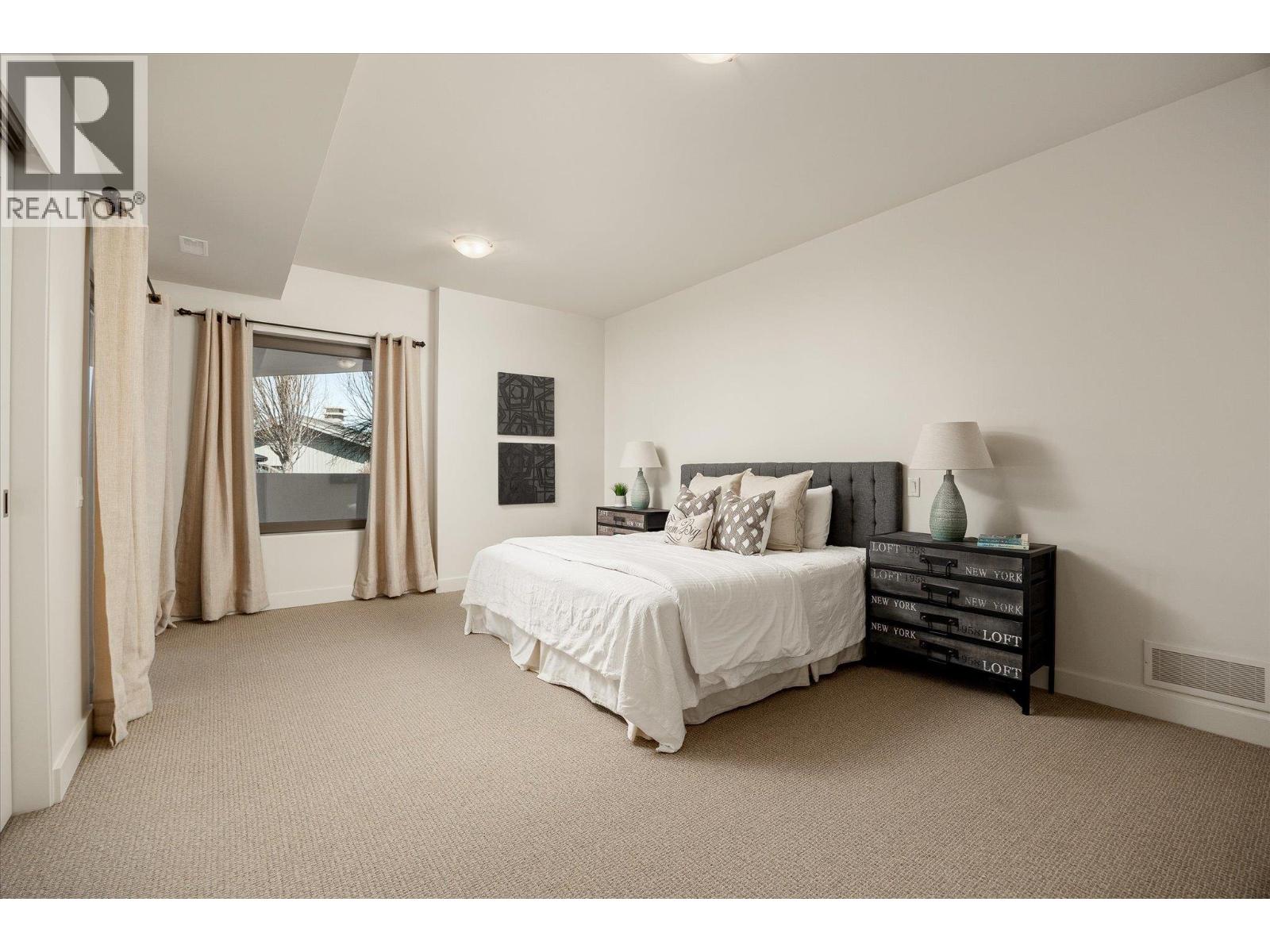  5560 Lakeshore Road, Kelowna