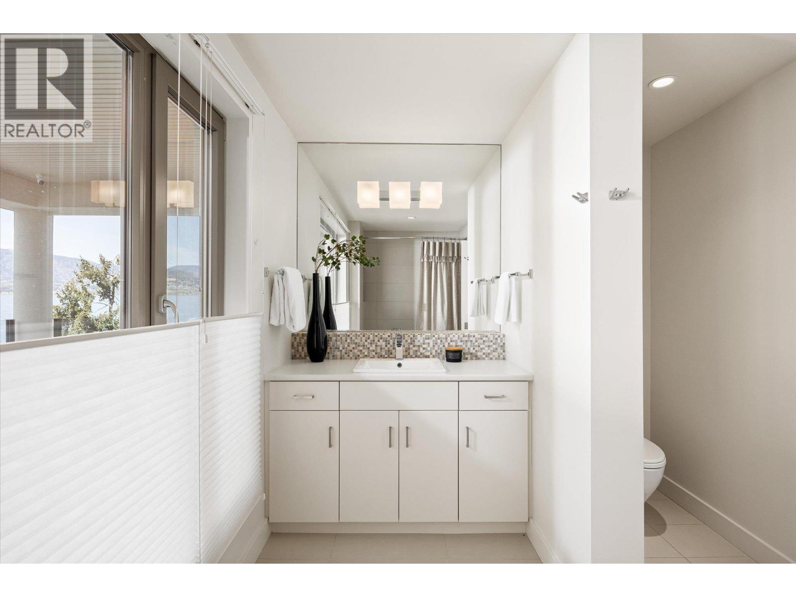  5560 Lakeshore Road, Kelowna