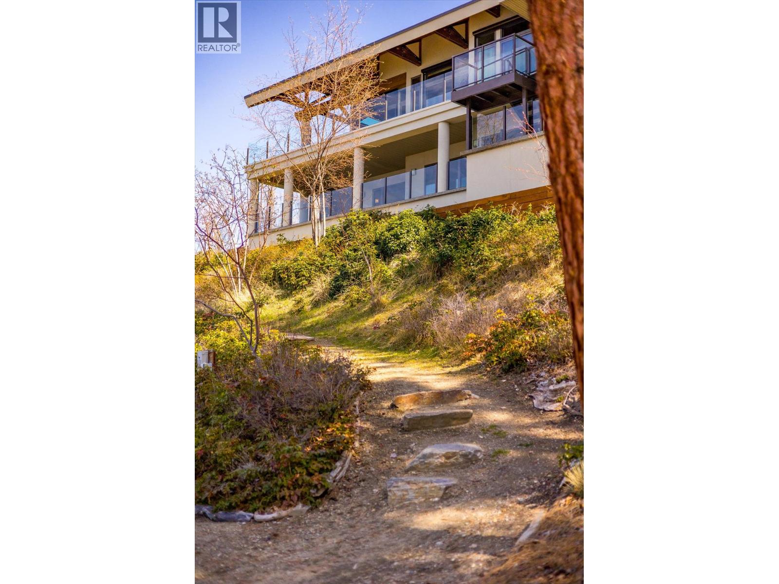  5560 Lakeshore Road, Kelowna