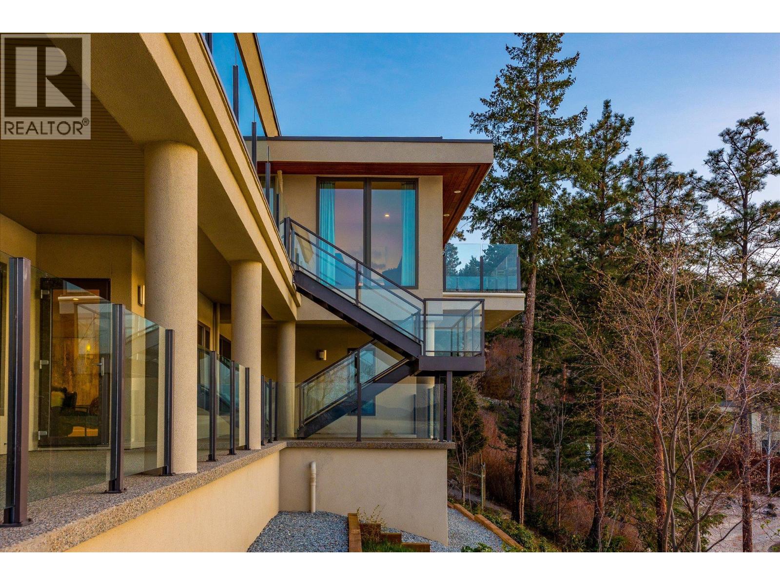  5560 Lakeshore Road, Kelowna