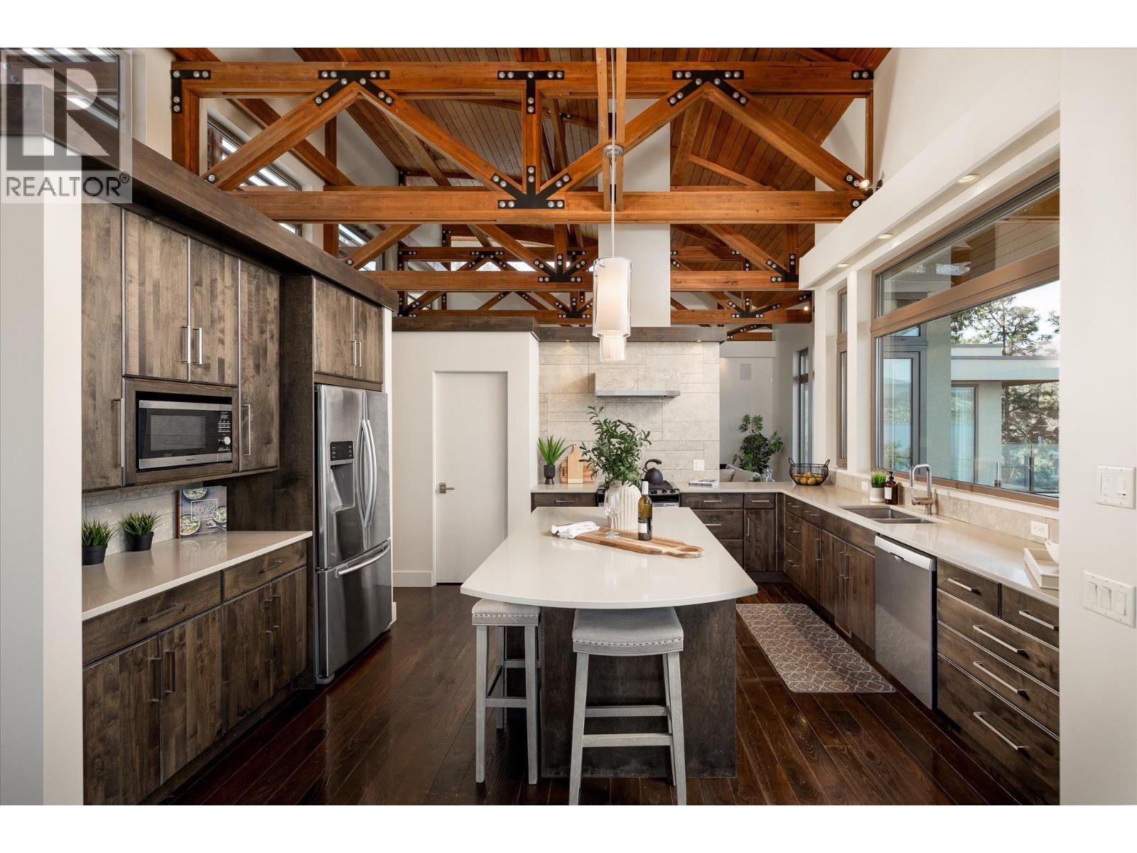  5560 Lakeshore Road, Kelowna