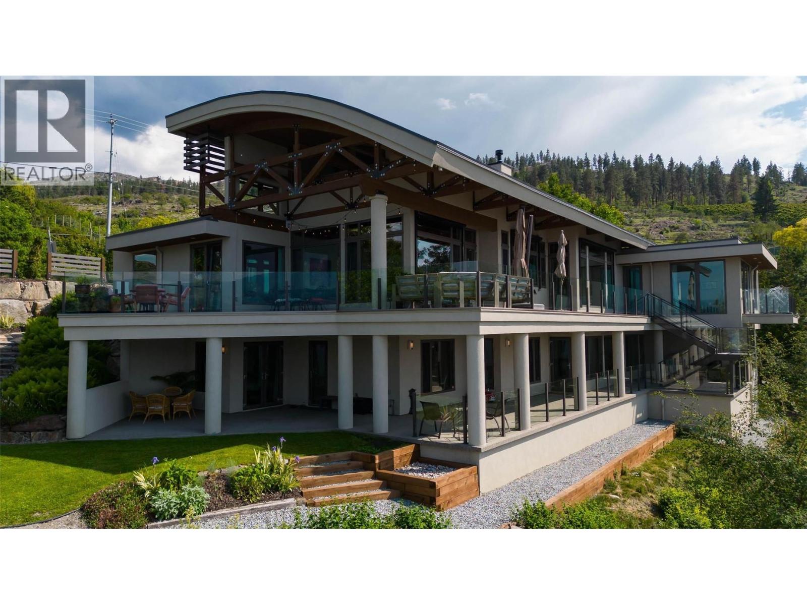  5560 Lakeshore Road, Kelowna