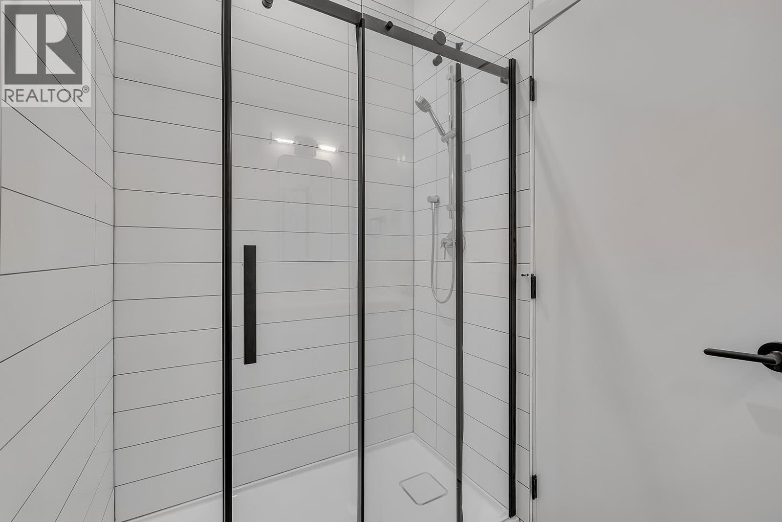 508 1220 Pacific Avenue, Kelowna