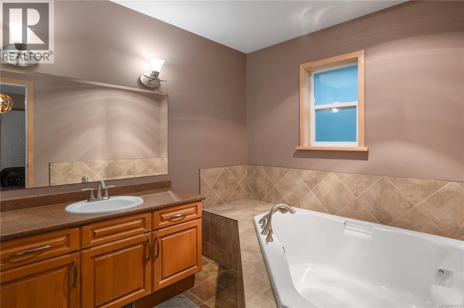 27A 620 Helanton Rd, Quadra Island