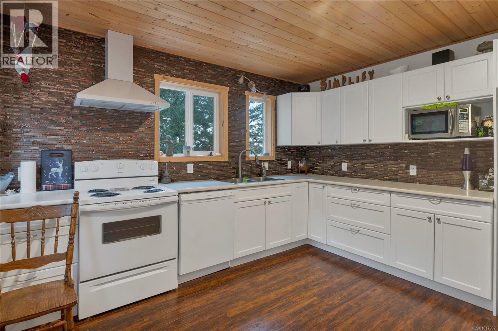 27A 620 Helanton Rd, Quadra Island