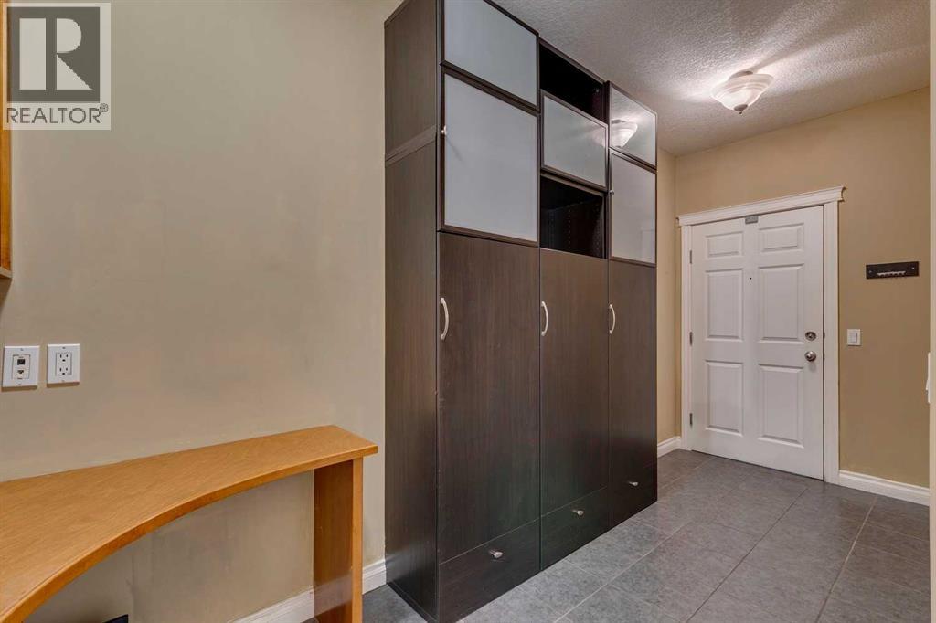 Single Family House for Sale in   Hemlock Crescent SW Spruce Cliff Calgary 