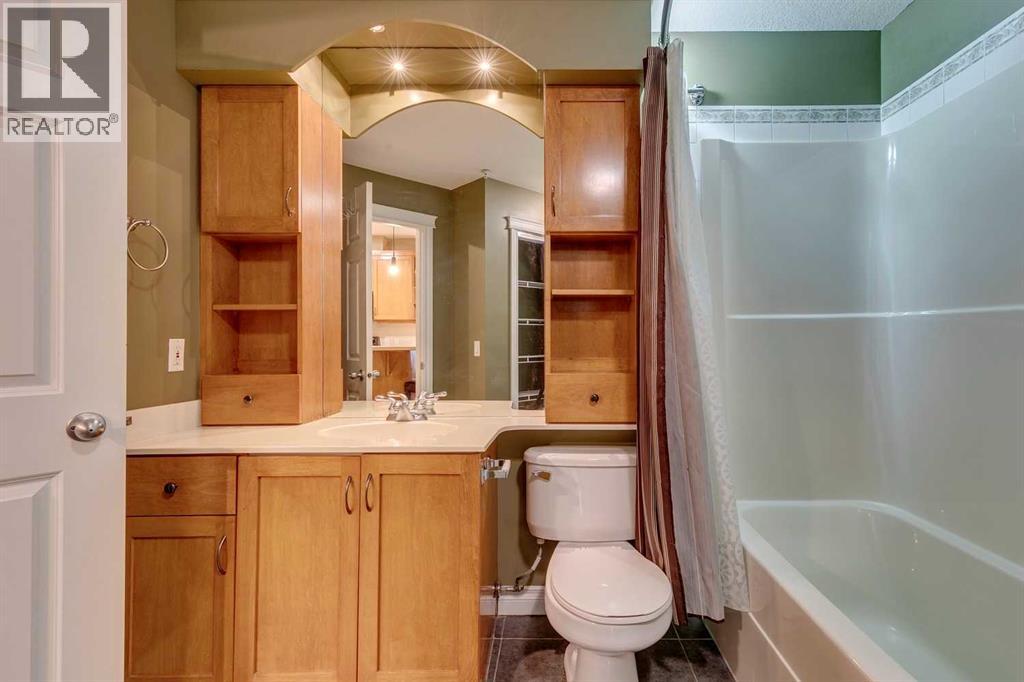 Single Family House for Sale in   Hemlock Crescent SW Spruce Cliff Calgary 