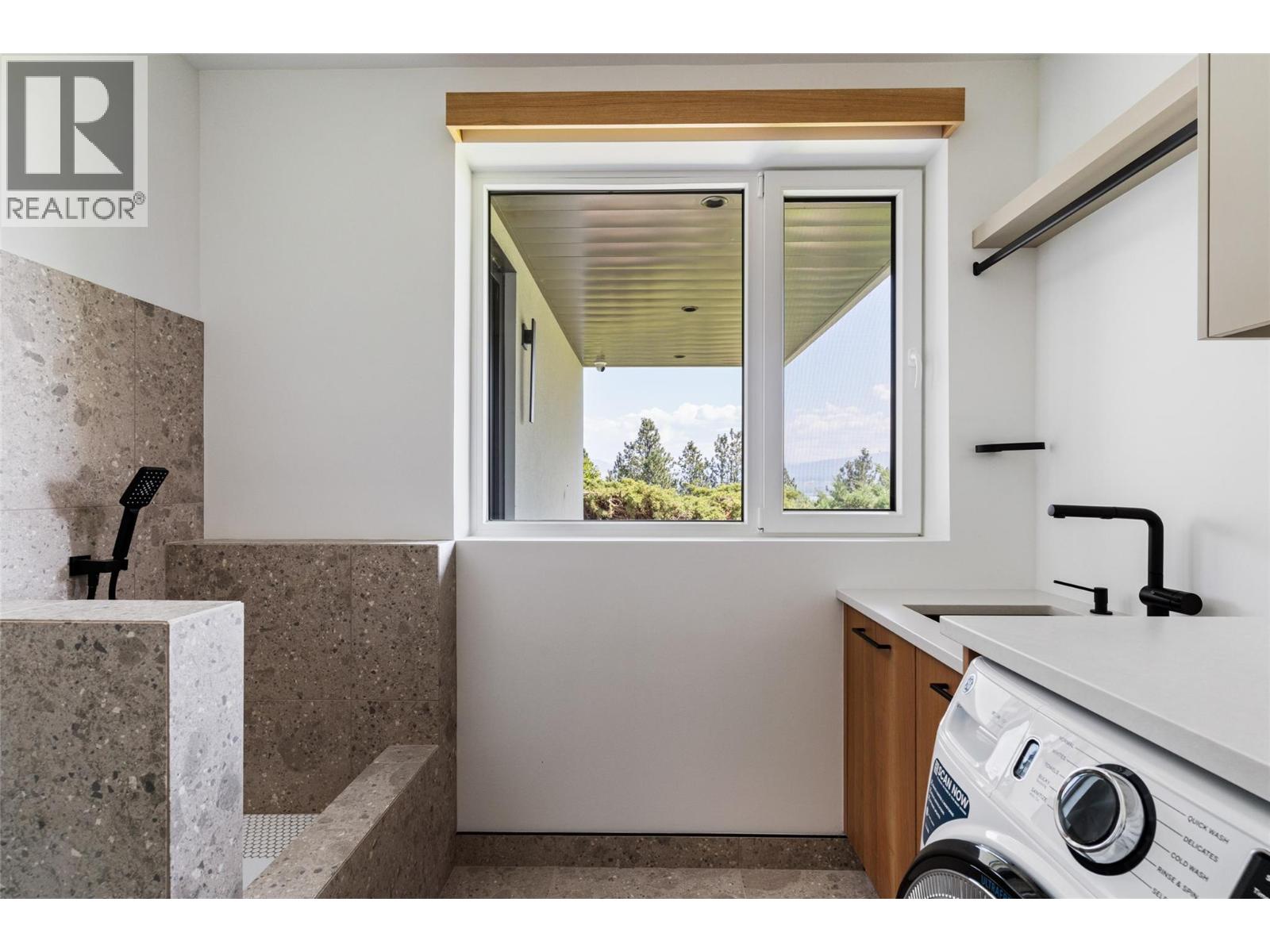 2843 Lakeridge Road, West Kelowna