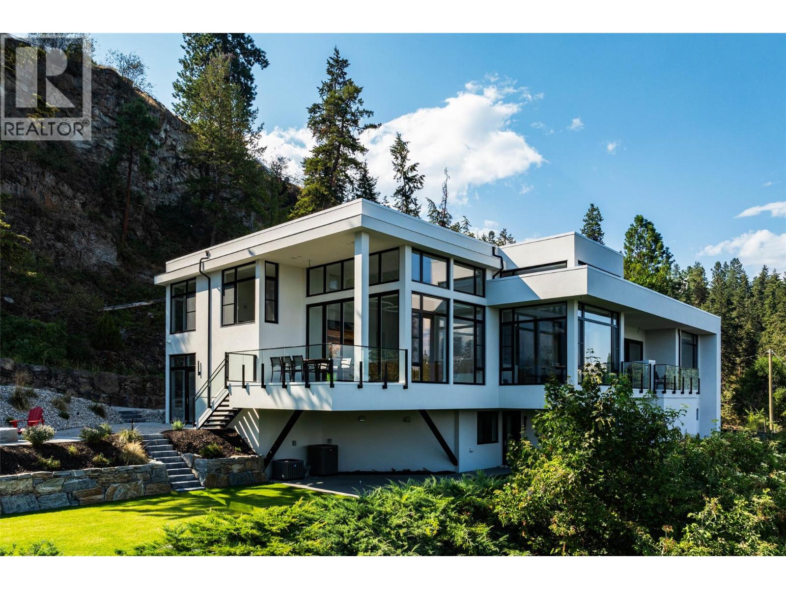 2843 Lakeridge Road, West Kelowna
