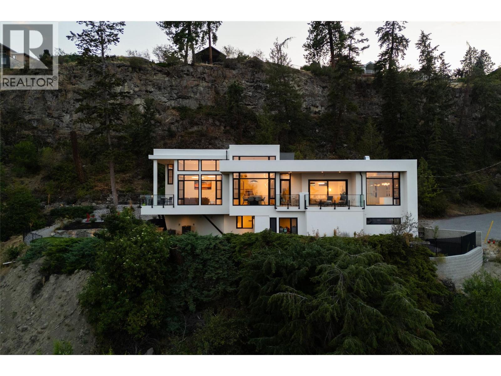 2843 Lakeridge Road, West Kelowna