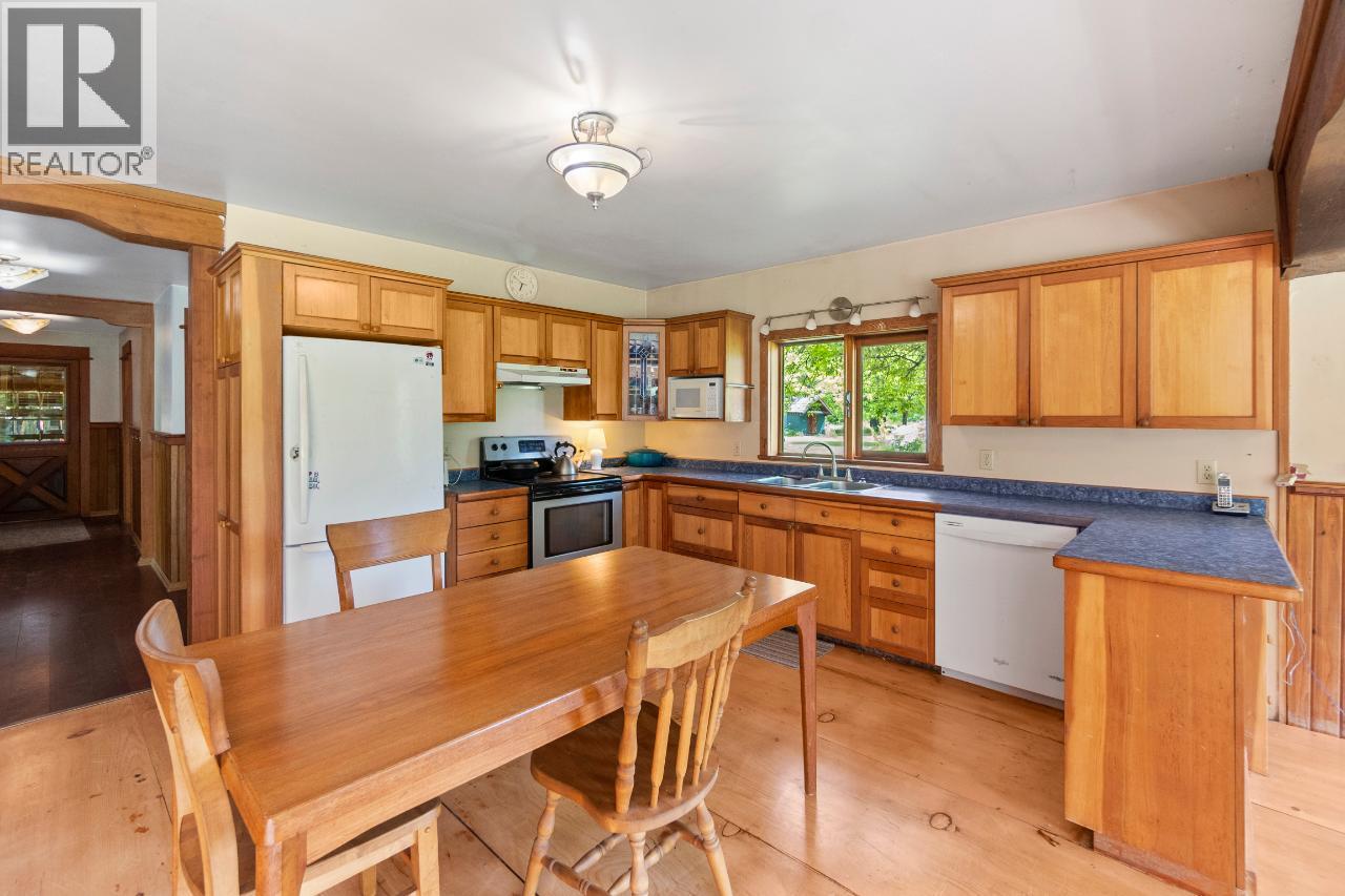 209 LARDEAU RIVER Road - 13