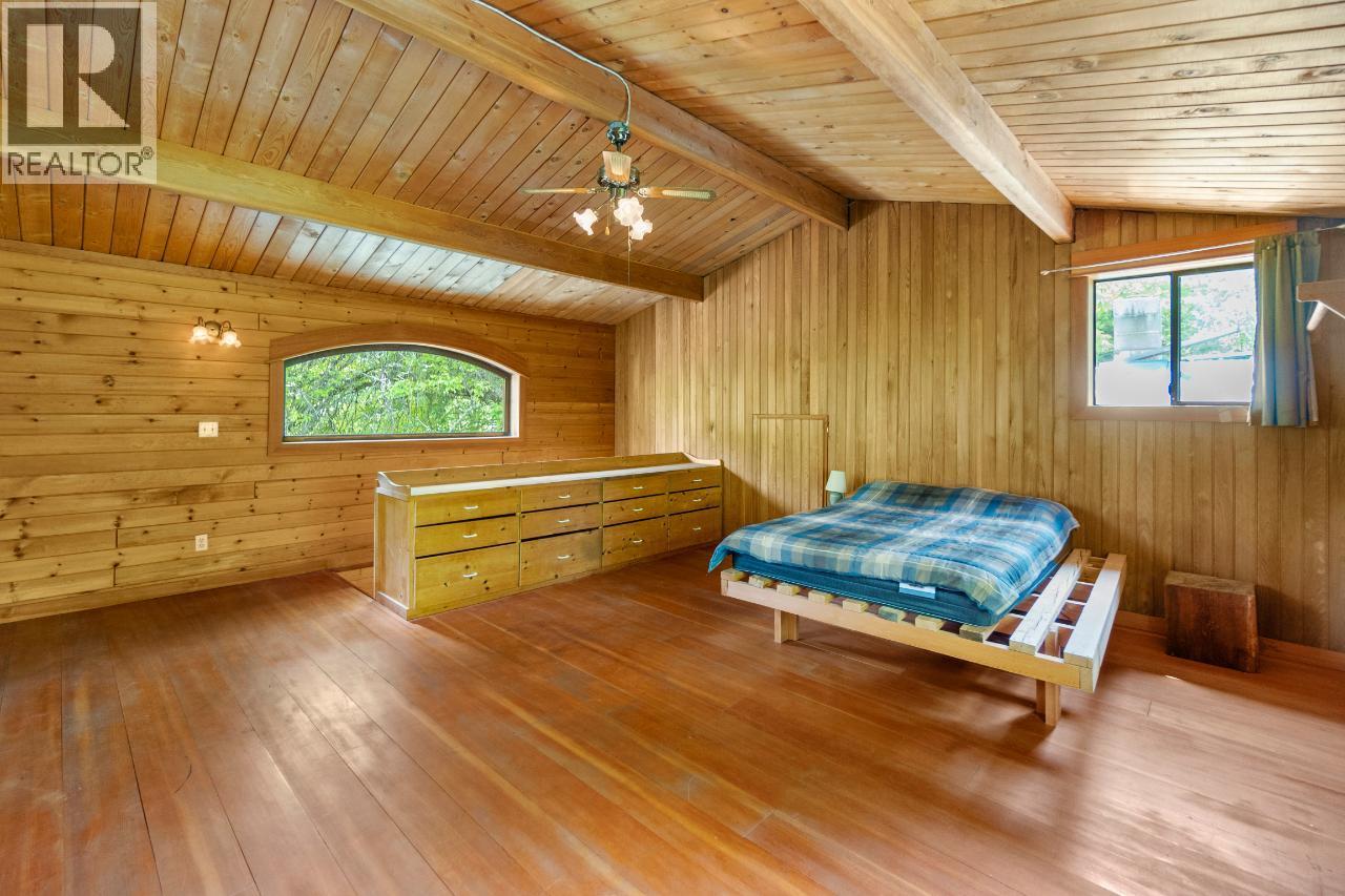 209 LARDEAU RIVER Road, Lardeau