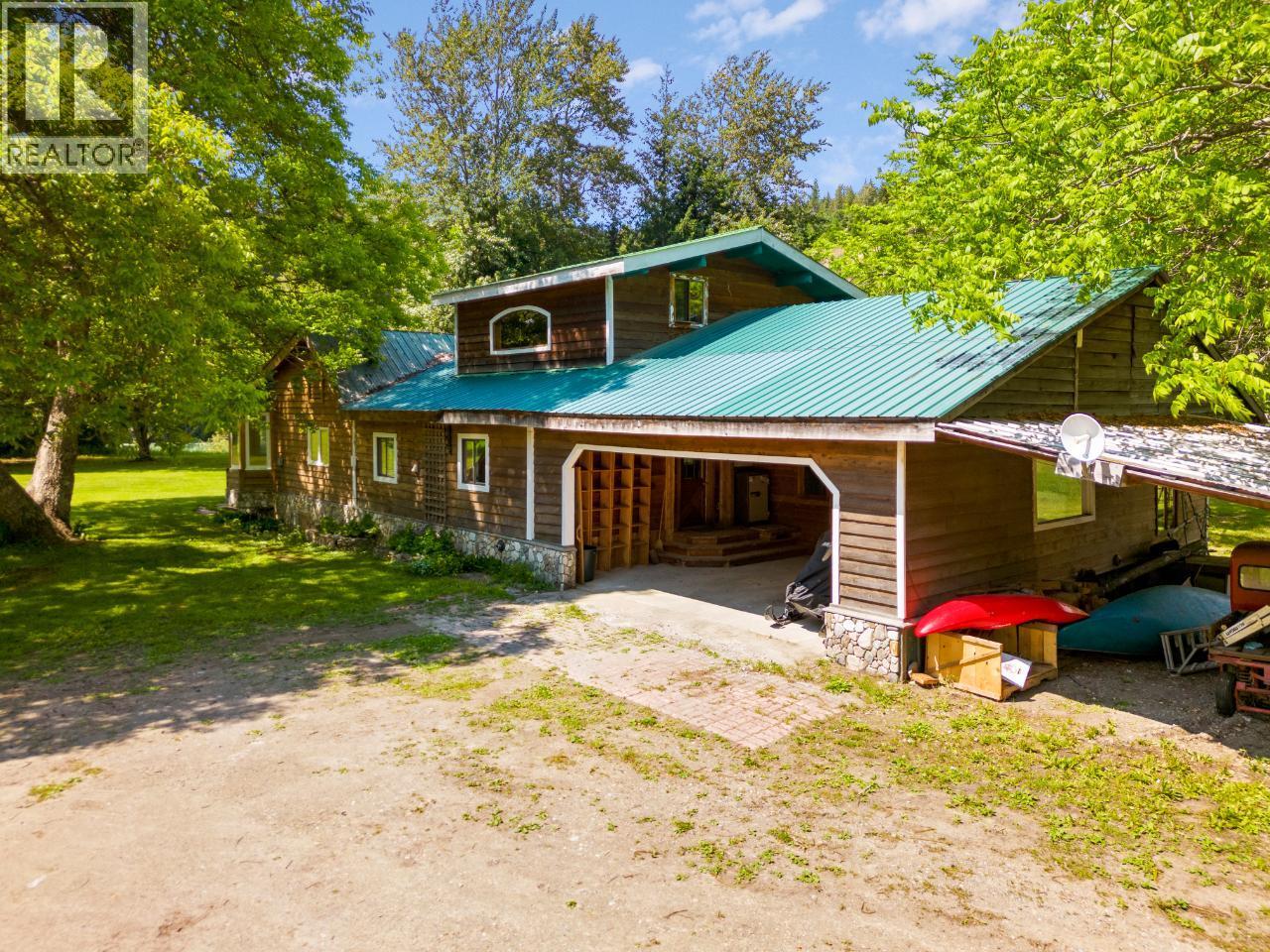 209 LARDEAU RIVER Road - 4